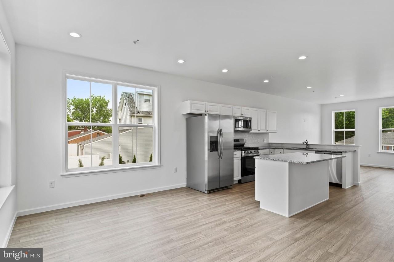 31 S 19th St - Photo 7 of 29