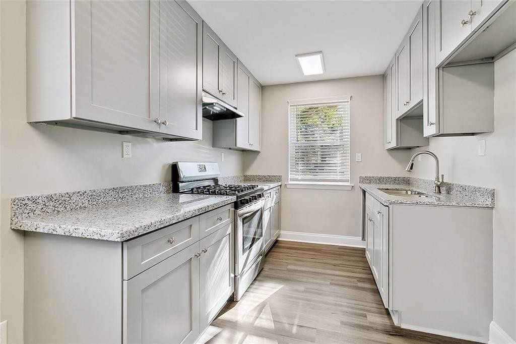 208 Hunt St ##A - Photo 4 of 10