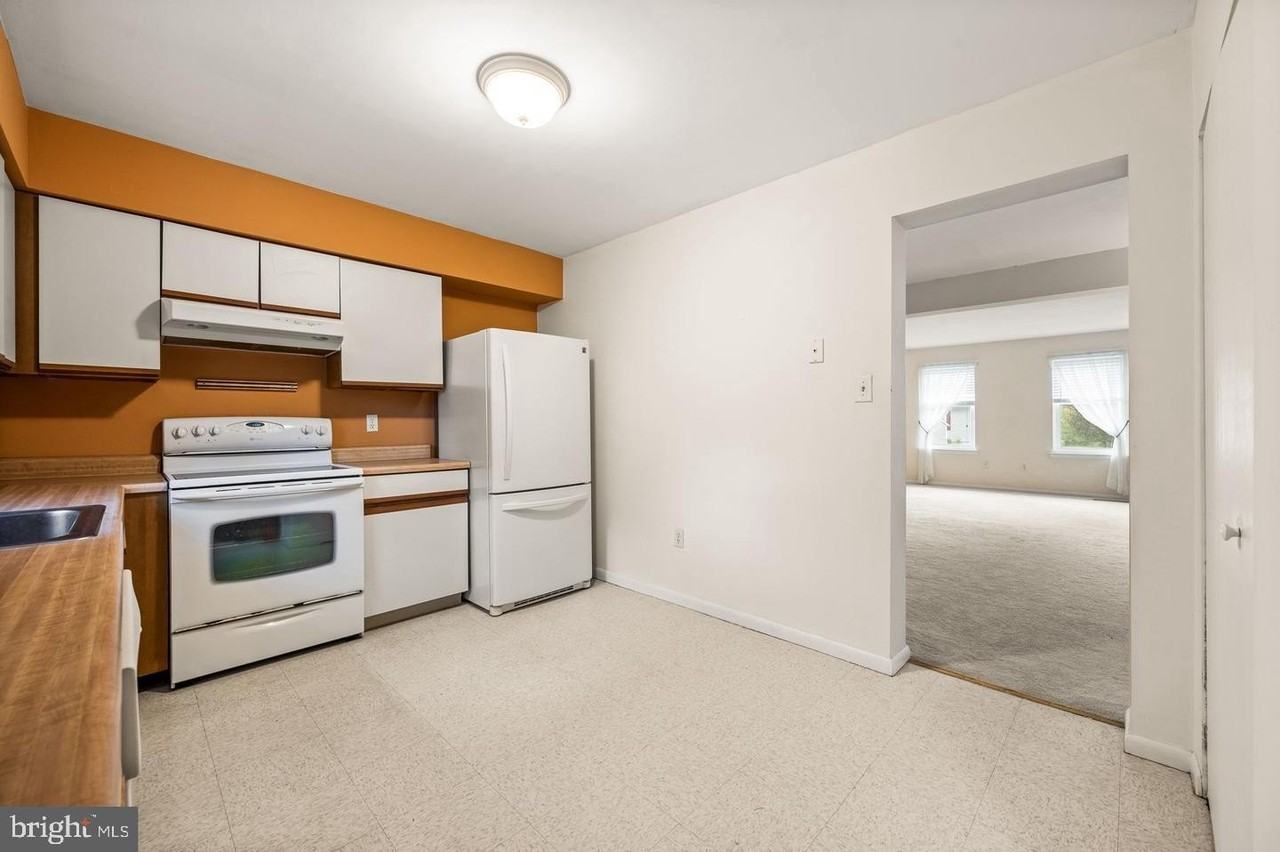 113 Spring Ln Unit 7 #7 - Photo 7 of 18