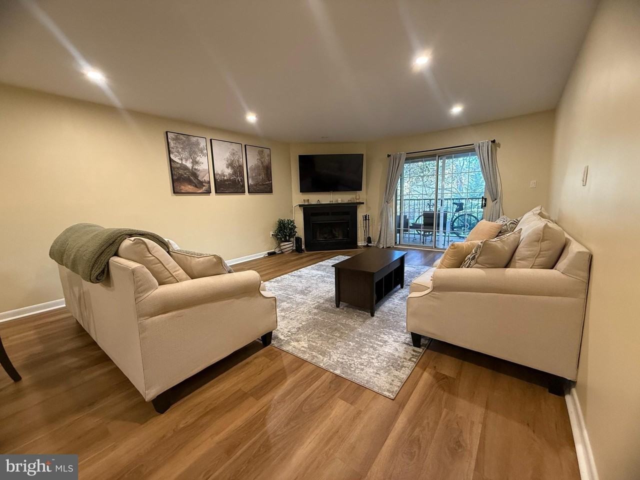 180 Valley Stream Circle - Photo 3 of 19