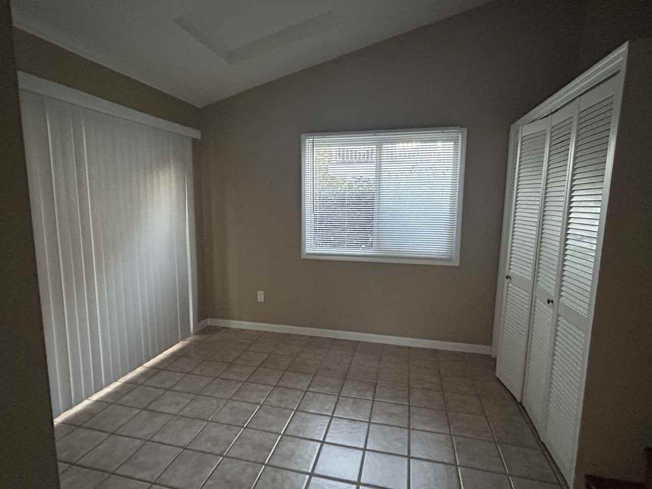 164 Hiawatha Blvd - Photo 4 of 8