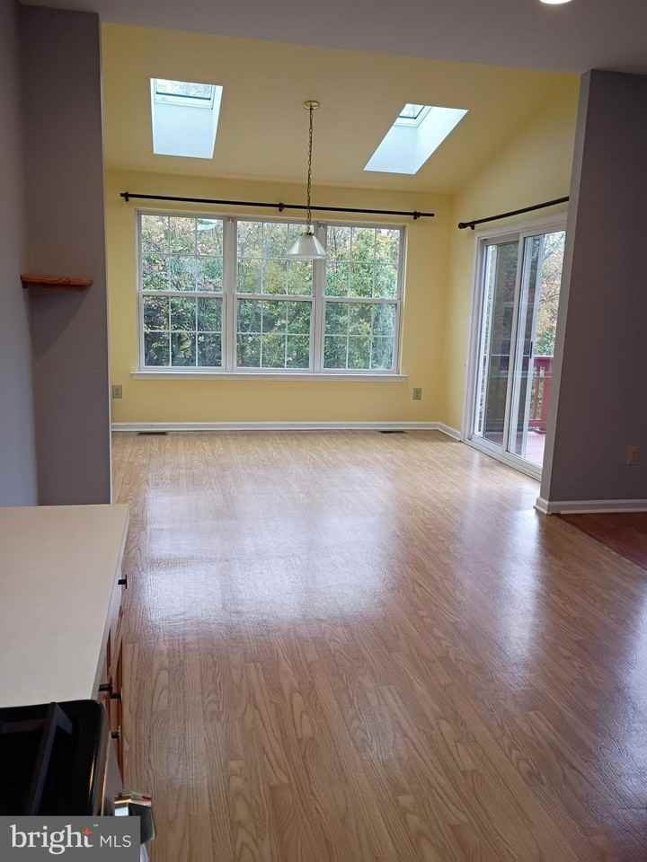 414 Nottingham Ln - Photo 5 of 19