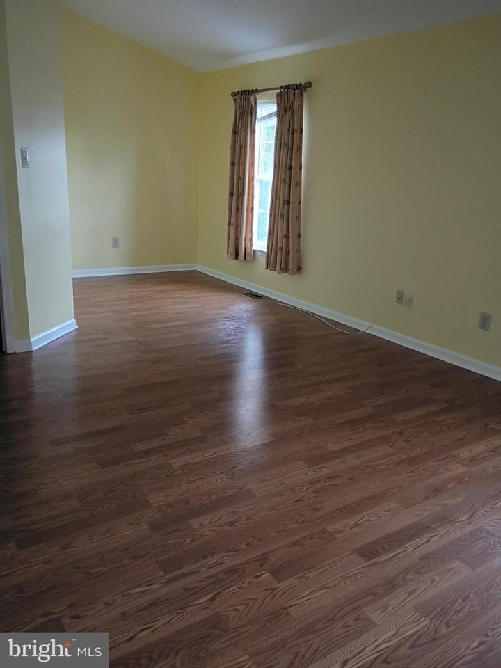 414 Nottingham Ln - Photo 6 of 19