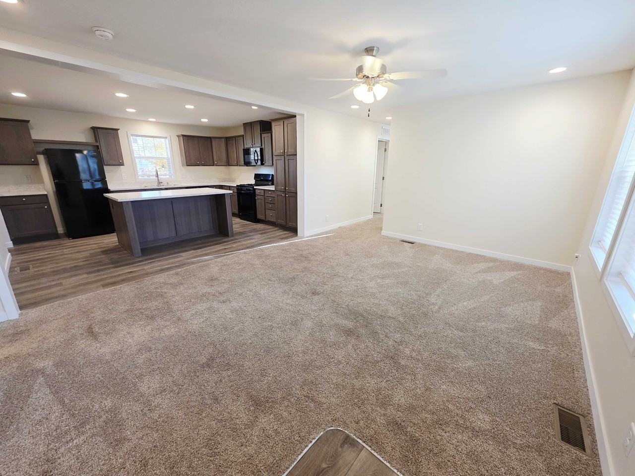 3678 Hawthorne St #950 - Photo 2 of 36