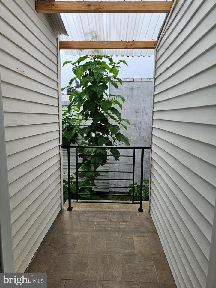 3173 Salmon St - Photo 3 of 21