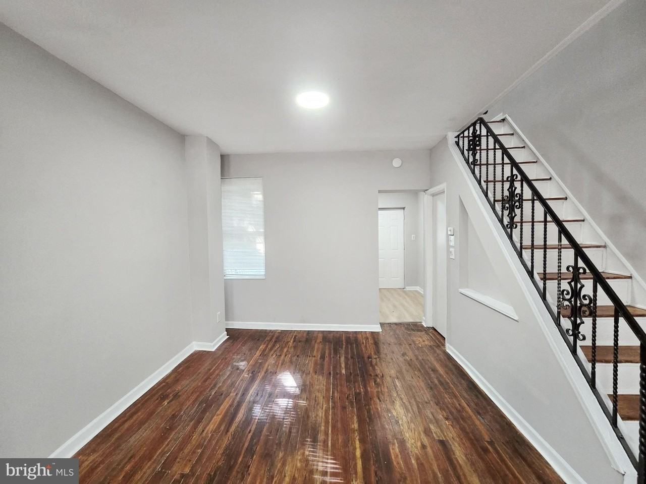 1910 Sigel St - Photo 6 of 25