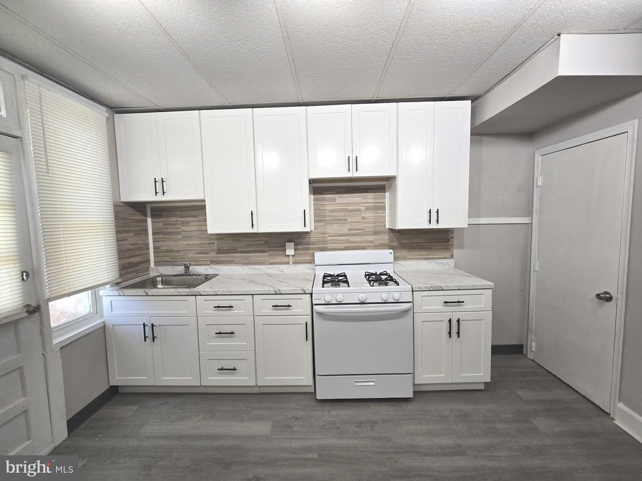 2642 S 67th St - Photo 6 of 23