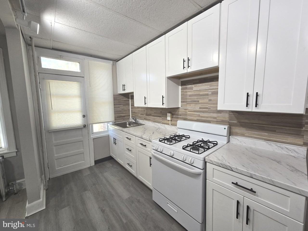 2642 S 67th St - Photo 7 of 23