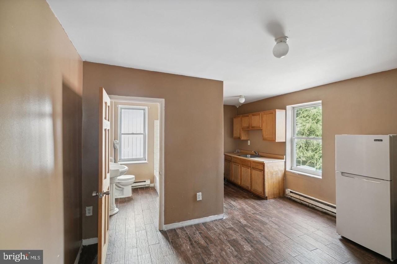 301 West York Street - Photo 7 of 18