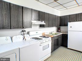 featured image of 1325 W PORTER Street unit: Upper #UPPER