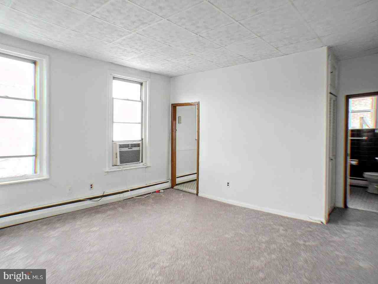 1325 Porter Street - Photo 2 of 5
