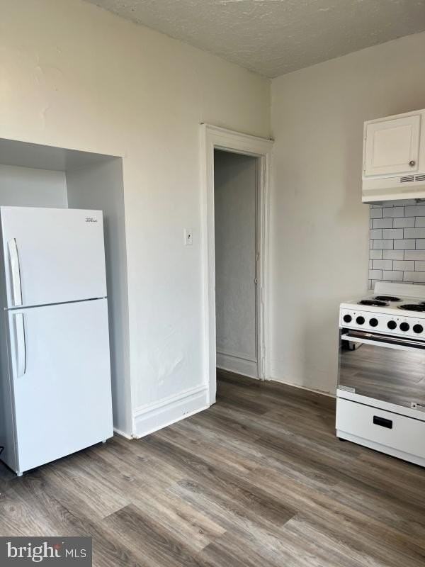 819 E Market St Apt 2 #2 - Photo 5 of 9