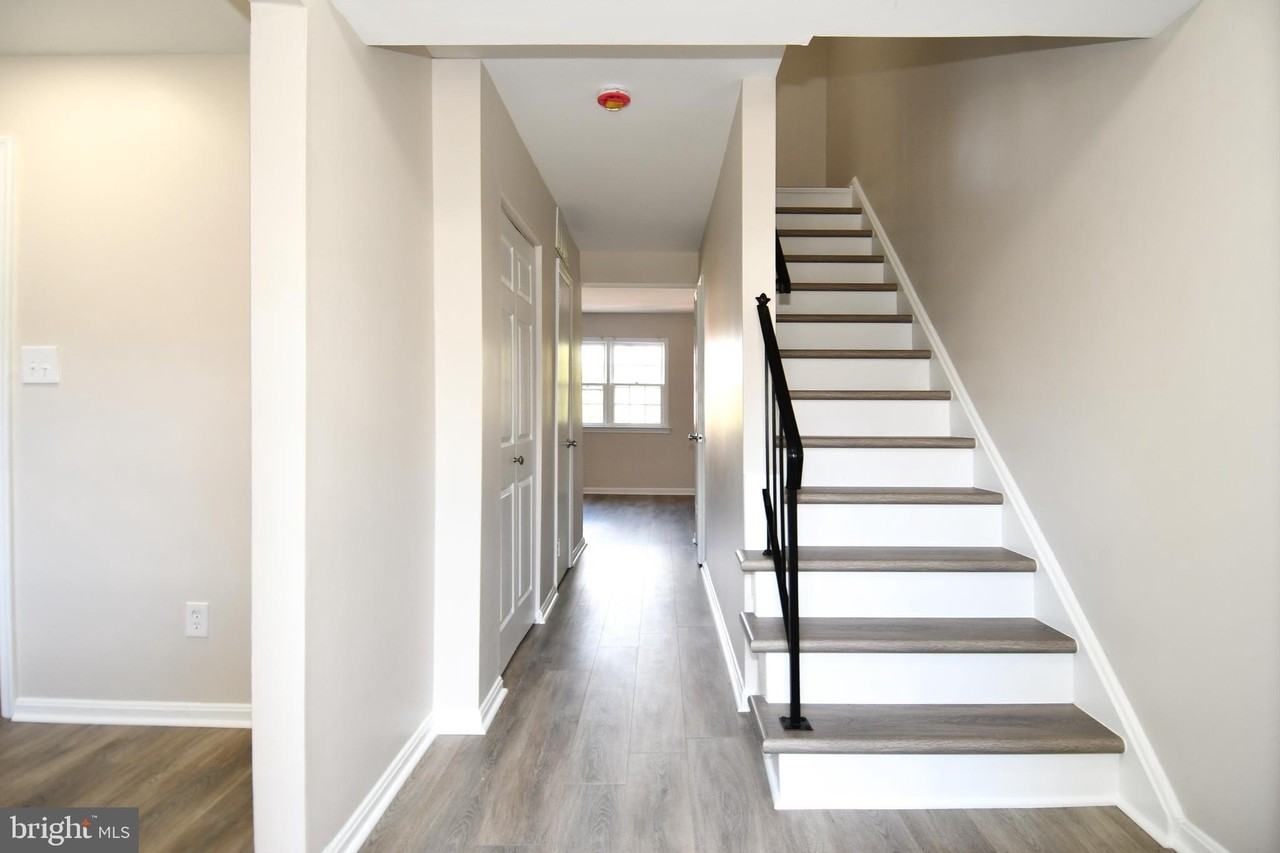 938 Park Ave - Photo 3 of 41