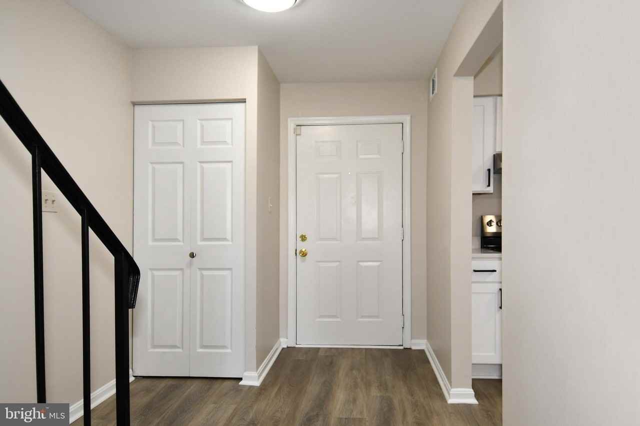 938 Park Ave - Photo 4 of 41