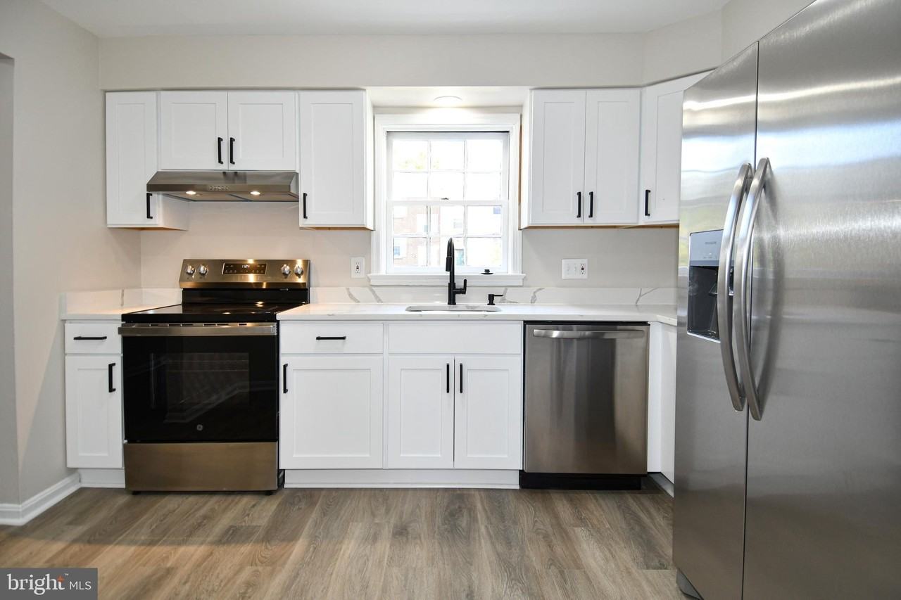 938 Park Ave - Photo 6 of 41