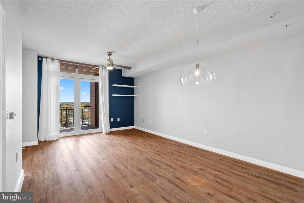 11760 Sunrise Valley Dr Apt 909 #909 - Photo 6 of 20