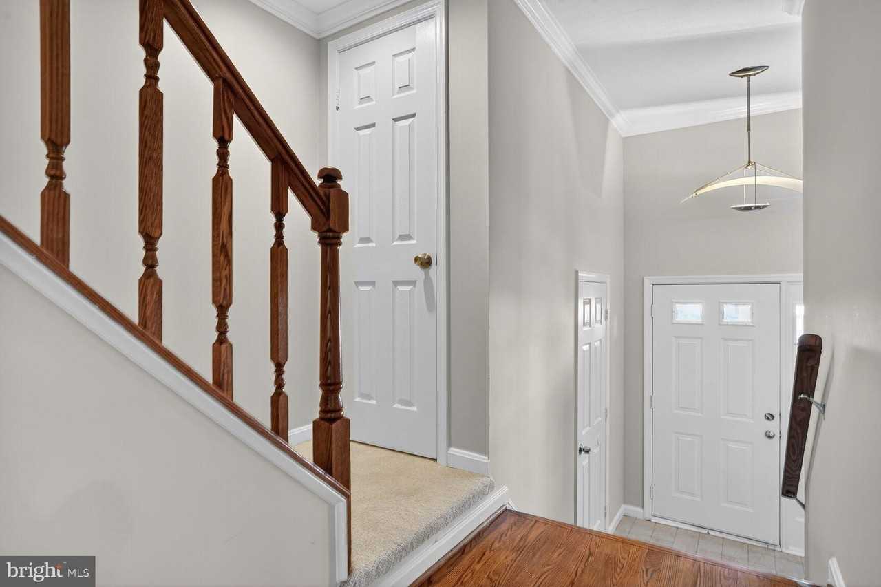 6836 Kerrywood Cir - Photo 4 of 22