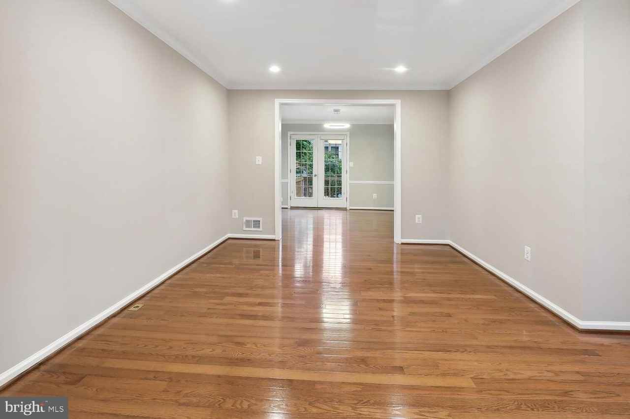 2292 Idylwood Station Lane - Photo 2 of 18