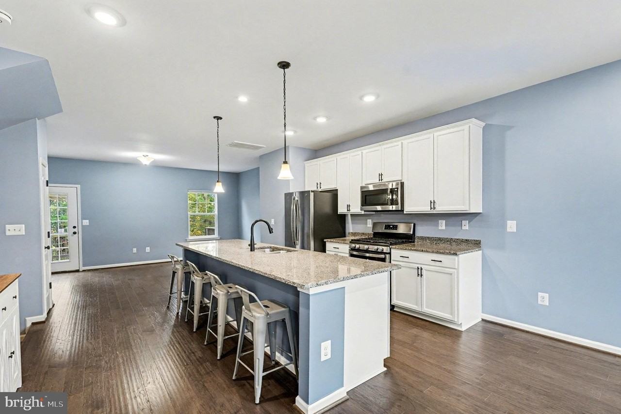 2444 Drake Ln - Photo 6 of 22