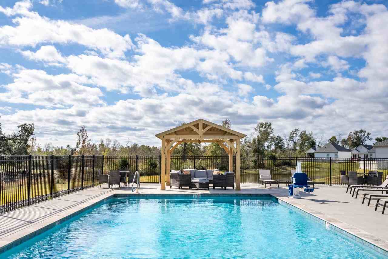 Country Club Cottages - Photo 3 of 15