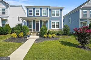 featured image of 1025 Forsythia Ln
