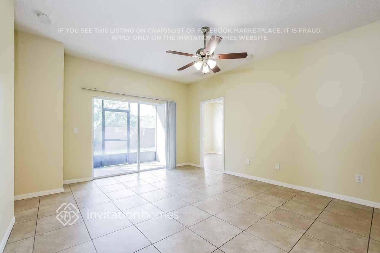 4301 Waterside Pointe Cir - Photo 4 of 17