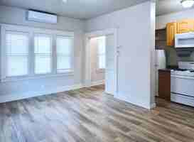 featured image of 625 E Broadway