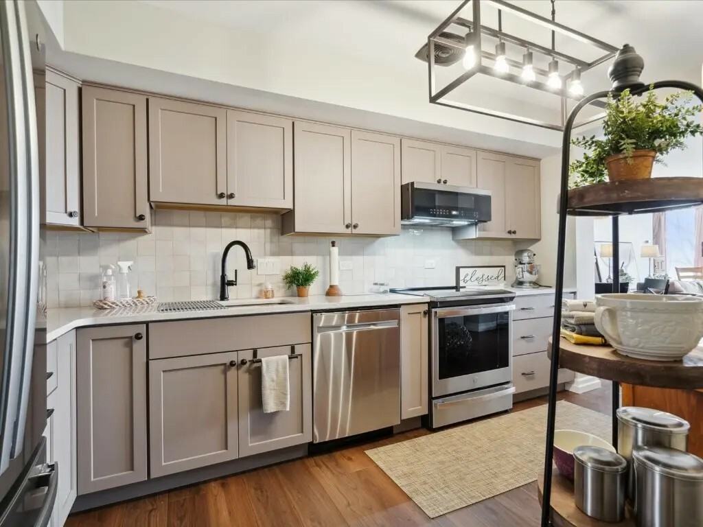 2222 1st Ave Ne #2222 - Photo 3 of 13