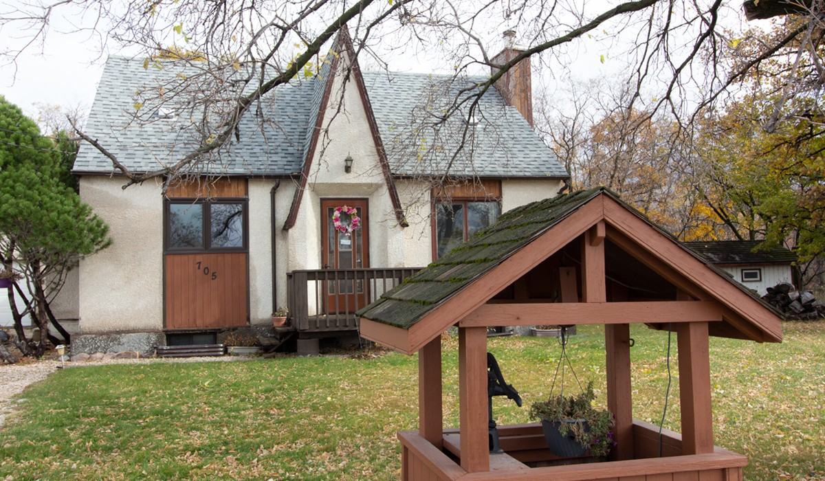 705 St. Anne's House - Photo 2 of 50