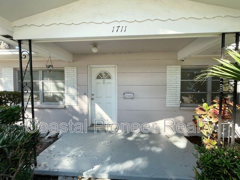 1711 31st Street South - Photo 2 of 22