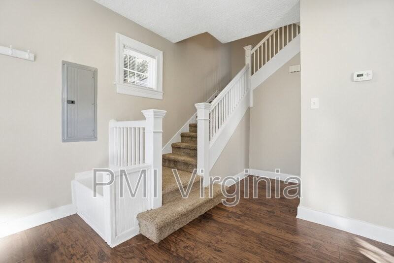 630 W 36th St - Photo 4 of 38