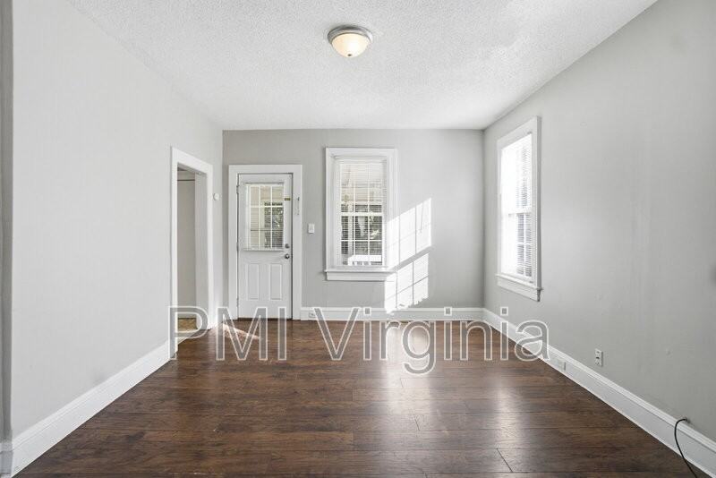 630 W 36th St - Photo 7 of 38
