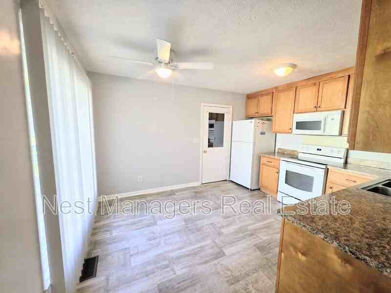 9598 Holbrook Ln - Photo 5 of 20