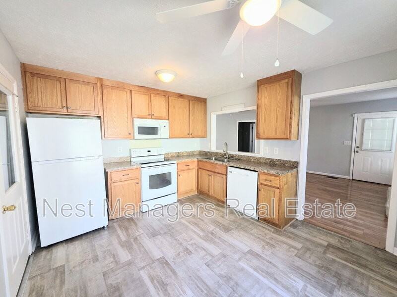 9598 Holbrook Ln - Photo 6 of 20