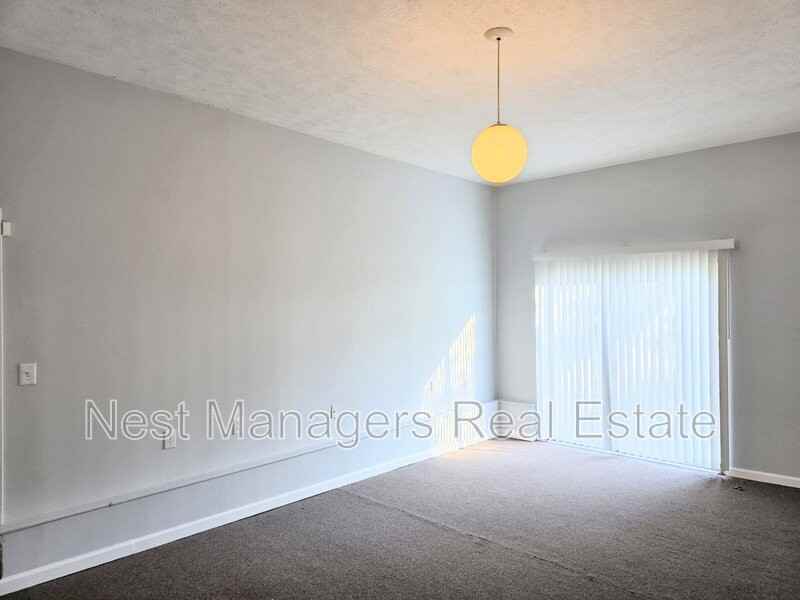 9598 Holbrook Ln - Photo 7 of 20