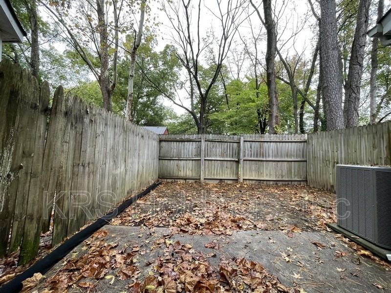 208 Susan Constant Drive - Photo 6 of 14