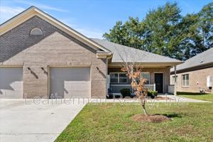 featured image of 417 Senate St