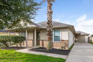 featured image of 1014 Vera Cruz Dr