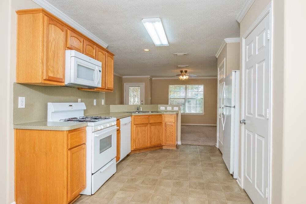 1014 Vera Cruz Dr - Photo 5 of 14