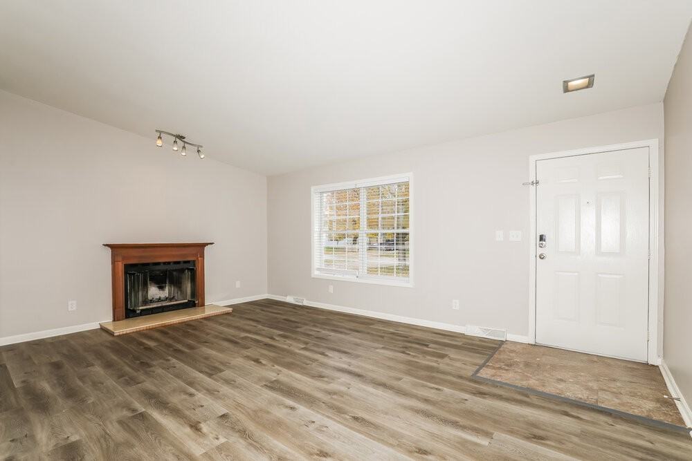 3266 Sextant Dr - Photo 4 of 16