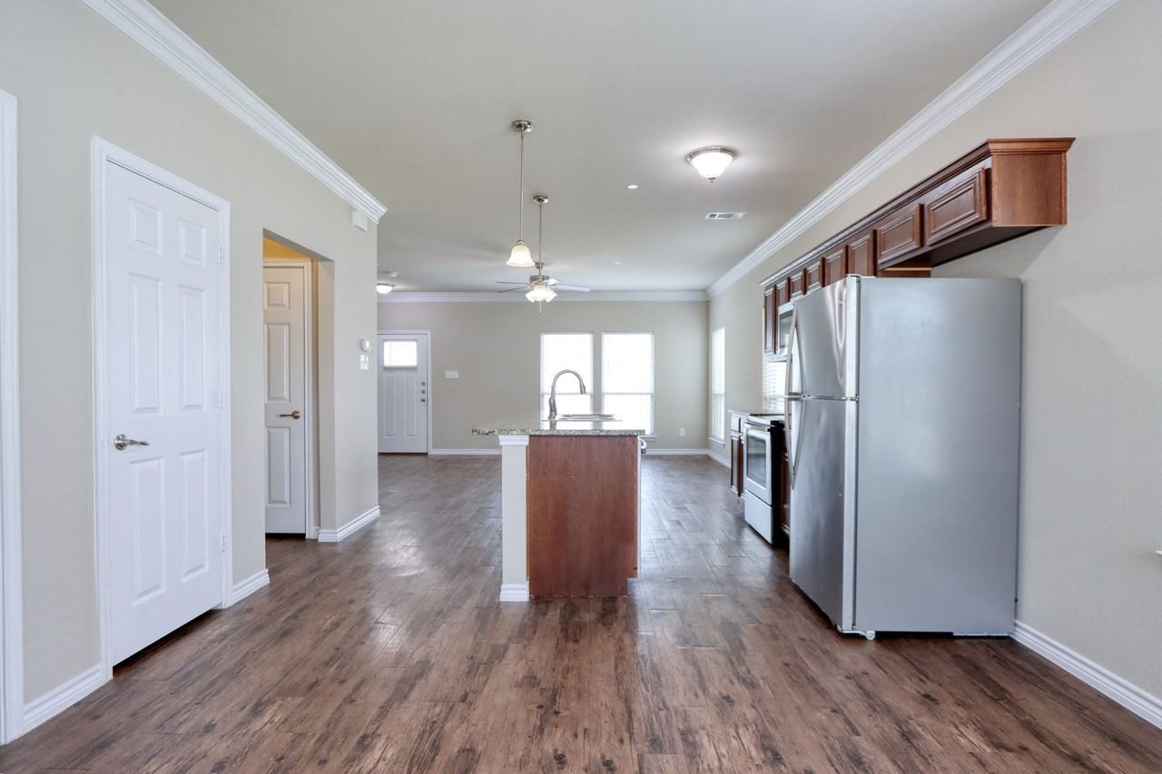 101-155 E Maple Ridge Ct - Photo 4 of 18