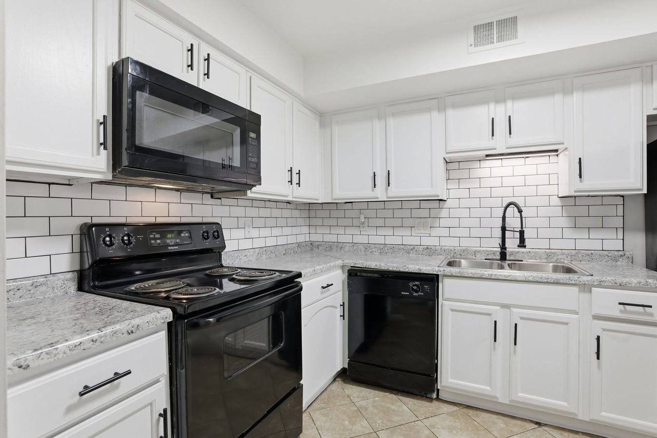 The Lenox Apartment Homes - Photo 3 of 50