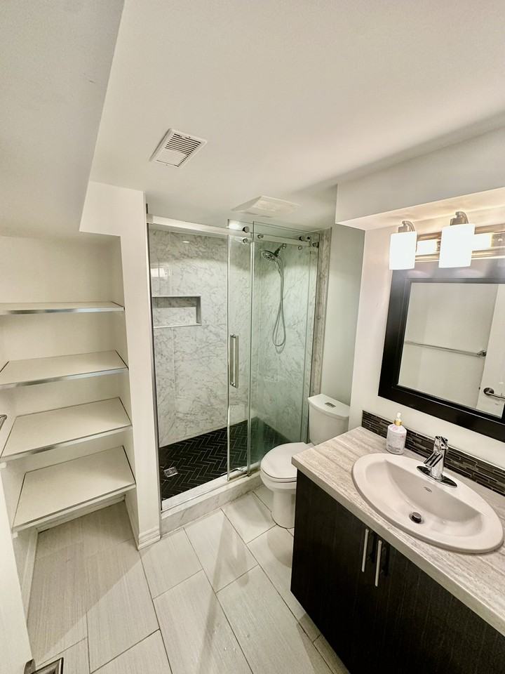 38 Clarendon Ave - Photo 5 of 10