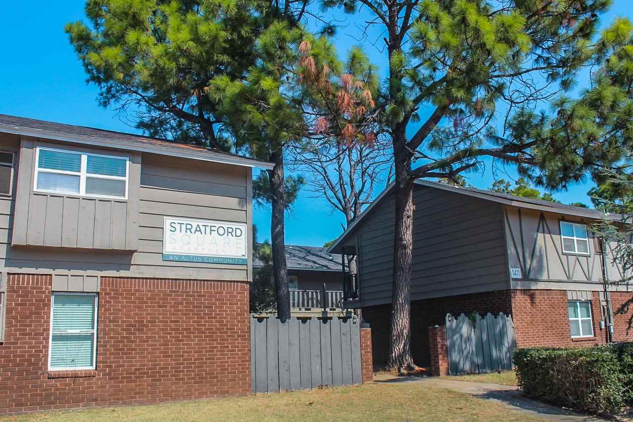 Stratford Square Apartments - Photo 6 of 8