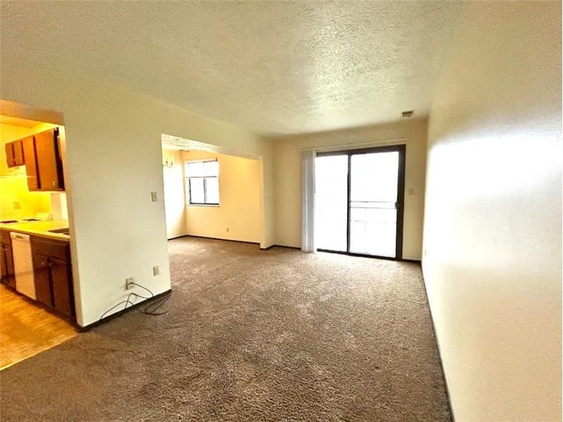 623 Lovers Ln #B5 - Photo 5 of 9