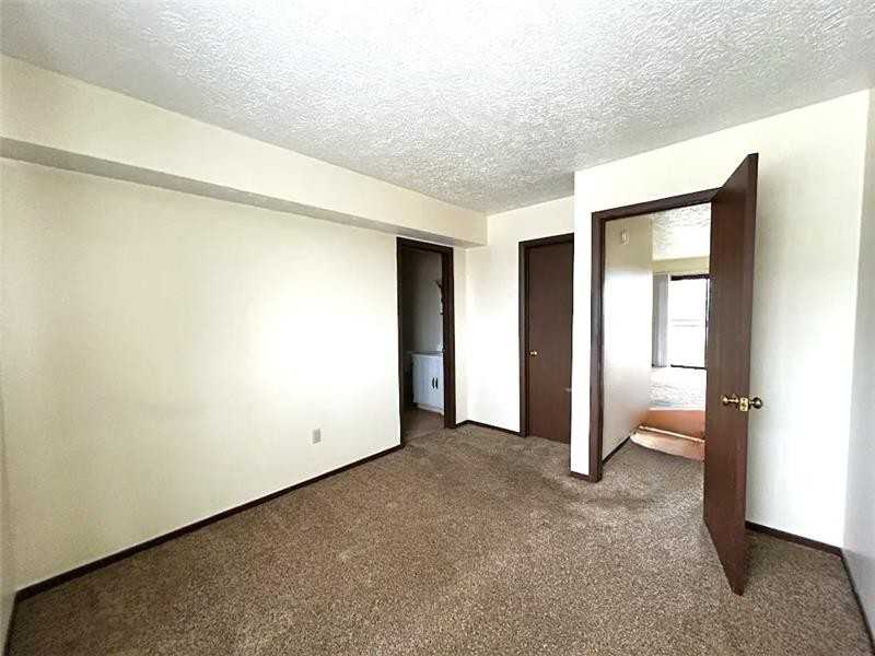 623 Lovers Ln #B5 - Photo 7 of 9