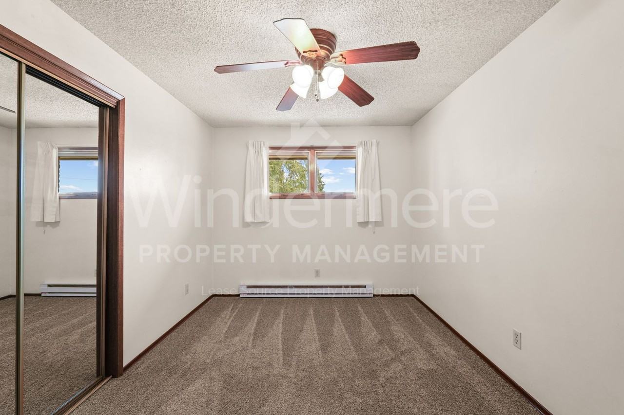 621 3rd Street - Photo 3 of 32