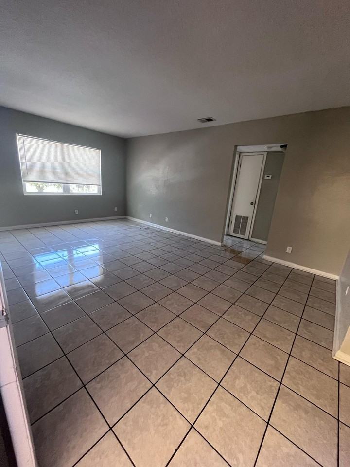 Almeda-3812 N. Canal Street #210 - Photo 3 of 11