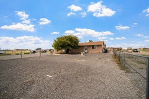 featured image of 1066 E Mallon Dr