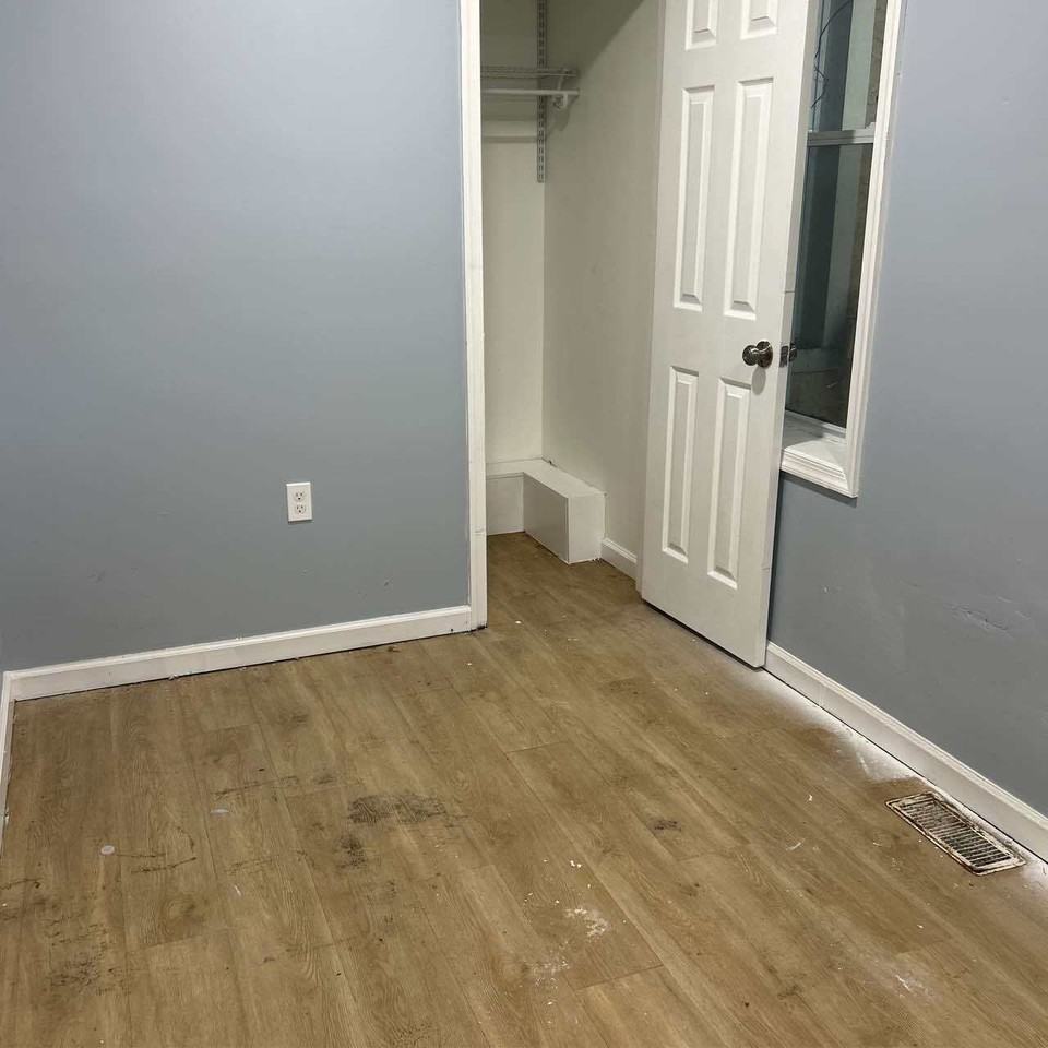 6th - 608 - W - Apt 1 - Photo 4 of 5